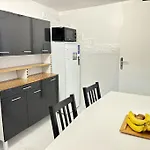 아파트 80m2 Confortable Et Spacieux